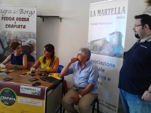 L'assessore Prete alla presentazione della sagra del Borgo a La Martella