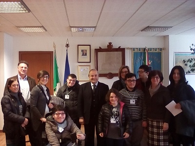 Gli studenti dell'Istituto "Isabella Morra" in visita al Comune